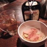Sasuraibito - オールドお湯割り＆お通しの卵焼き