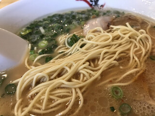 らーめん屋 鳳凛 - 自家製麺なのか？