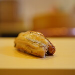 鮨駒 - 穴子：煮詰