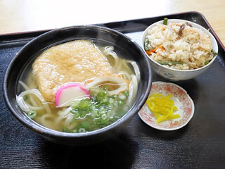 きたのうどん - きつねうどんとかやくめし