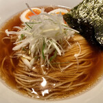 鍾馗 - 極厚削り枯本節淡口醤油そば@800円大盛り+10円、ゆで卵・海苔＋60円(税込)