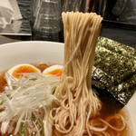 鍾馗 - 極厚削り枯本節淡口醤油そば@800円大盛り+10円、ゆで卵・海苔＋60円(税込)