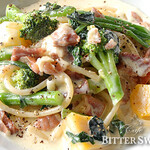 Bitter Sweet - 緑の野菜とスペイン産生ハムのパスタ　¥1,637〔税込¥1,800〕：ブロッコリ、ロマネスコ、スティックセニョール、グリーンピースなど旬の緑の野菜を使ったクリーム系のパスタ。生ハムをゆっくり弱火で炒めて良い風味を引き出しています。【ディナー限定メニュー】