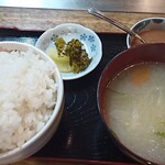 鉄板料理 こぱん亭 - ご飯は指定しないと大盛で来ます