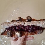 パリアッシュ - ライ麦パンと自家製パテドカンパーニュ　580円