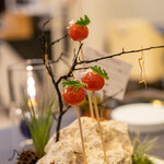 プレゼンテ スギ - 2020.12 ～シェフからの最初の贈り物～ 定点 トマト飴（ミニトマト、ホーリーバジル、キプロス塩）