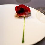 プレゼンテ スギ - 2020.12 一輪の薔薇（ガストロバックした勝浦産真鯖、白インゲン豆ペースト、ビーツのピクルス、パセリオイル）