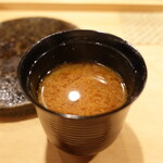 すし処 睦月 - 赤出汁