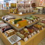 お菓子売り場１