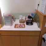 お茶とコーヒーは無料です