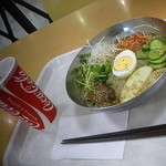 ミョンドンヤ - 盛岡冷麵（値段失念＞＜）を注文。＋１００円でジュースがつけれます。