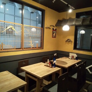 A cozy space filled with the atmosphere of Edo - perfect for solo travelers or after work