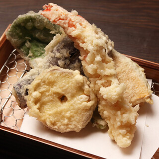 天ぷらは単品90円～お得な盛り合せもあります！