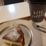 ViTO - カフェラテとバスクケーキ　770円