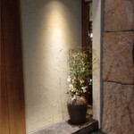 炭焼炉ばた くし路 - 入り口横のディスプレイ