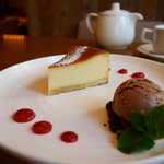 Cafe,Dining&Bar 104.5 - 【Dessert】　新作　ベイクドチーズケーキ