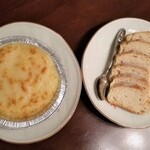 山縣屋 - グラタンとパン。これも、美味しい。