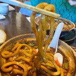 煮込みうどん かに屋 - 無塩打ち煮込み麺としては加水多め