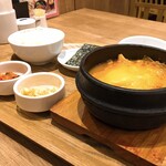 シジャン - 牛肉とチェダーチーズのチゲ定食