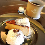 Cafe Crema - コーヒーバスクチーズケーキ＆ラムアイス
