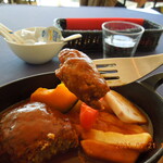 フロリコ食堂 - カレー風味のハンバーグ