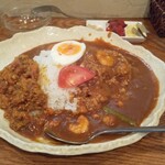 カレーアンドコーヒー・タイム - えび＆ドライカレー（中盛）