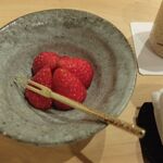 勢麟 - 苺に蜂蜜をかけて