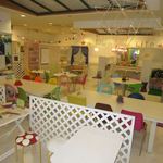 宇宙食堂 - 色とりどりでユニークな空間はイベントスペースとしても開放！