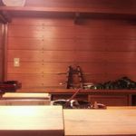 乙女寿司 - 店内・カウンター席・正面の一例