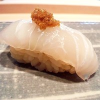 鮨 麻生 平尾山荘 - 黒鯛　熟成度合いが半端ないです！