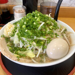 麺屋 多華味 - ラーメン醤油、麺も野菜も並、ニンニク、追加で味玉と葱