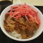 松屋 - 牛めし(並) 税込 320円 に紅生姜と七味をトッピング　(2021.01.21)