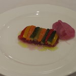 リブ ゴーシュ - マグロと自家製ピクルス