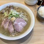 三ん寅 - 味噌チャーシュー麺大盛＋もやし＋ライス