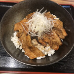 帯広炭火焼豚丼 豚吉 - 