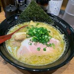 東京豚骨らぁめん 至 - 