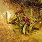 クーリエール - クエ 鮑の肝のソースを絡めた鮑の出汁を練り込んだパスタ アメリケーヌ クリームソース