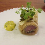 クーリエール - 宍粟市鹿 ニラ シュークルート ルレクチェ（洋梨）を使って七味と合わせたソース 発酵させたニラの入ったタルタルソース