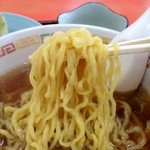 手打らーめん利久 - 餃子セット：麺