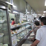 松山市職員生活協同組合 食堂 - 麺は券売機でそのほかはセルフでチョイスする