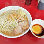 ラーメン二郎 - 「少なめラーメン」¥770＋「すき焼きタレたまご」¥100