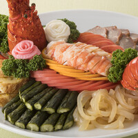 国産伊勢海老の（1尾）の前菜