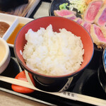 牛かつ 牛若丸 - ご飯　これは少なめにしてもらいました