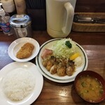 かつれつ四谷たけだ - カキバター焼定食+ヒレカツ