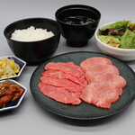 Kuroge Wagyuu Yakiniku Ushikuro - 