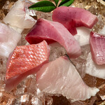 めしの助 - 刺身盛り合わせ