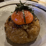 Sumiyaki Nomidokoro Umatora - 焼きおにぎり卵黄のせ