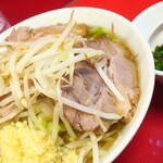 ラーメン二郎 - ラーメン小＋ニンニク多め＋青ネギ