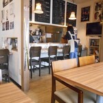 コッテジ - テーブル席 ＆ カウンター席