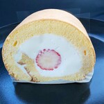 カフェ マナ - イチゴのロールケーキ